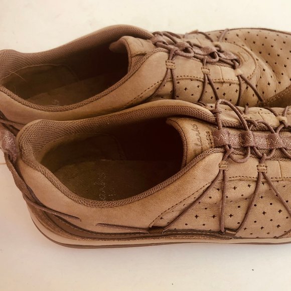 Clarks Soft Cushion Taupe Slip On Shoes 9 - Picture 9 of 9